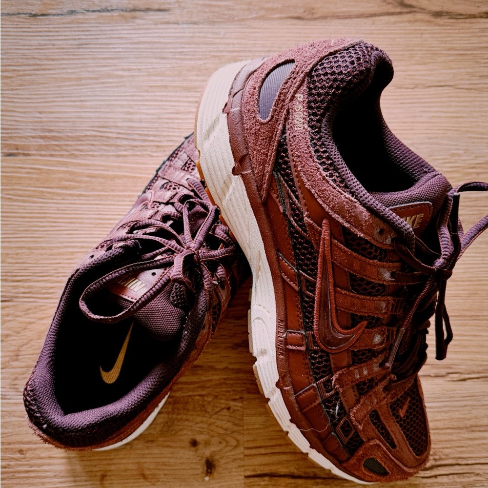 Nike Burgundy Sneakers